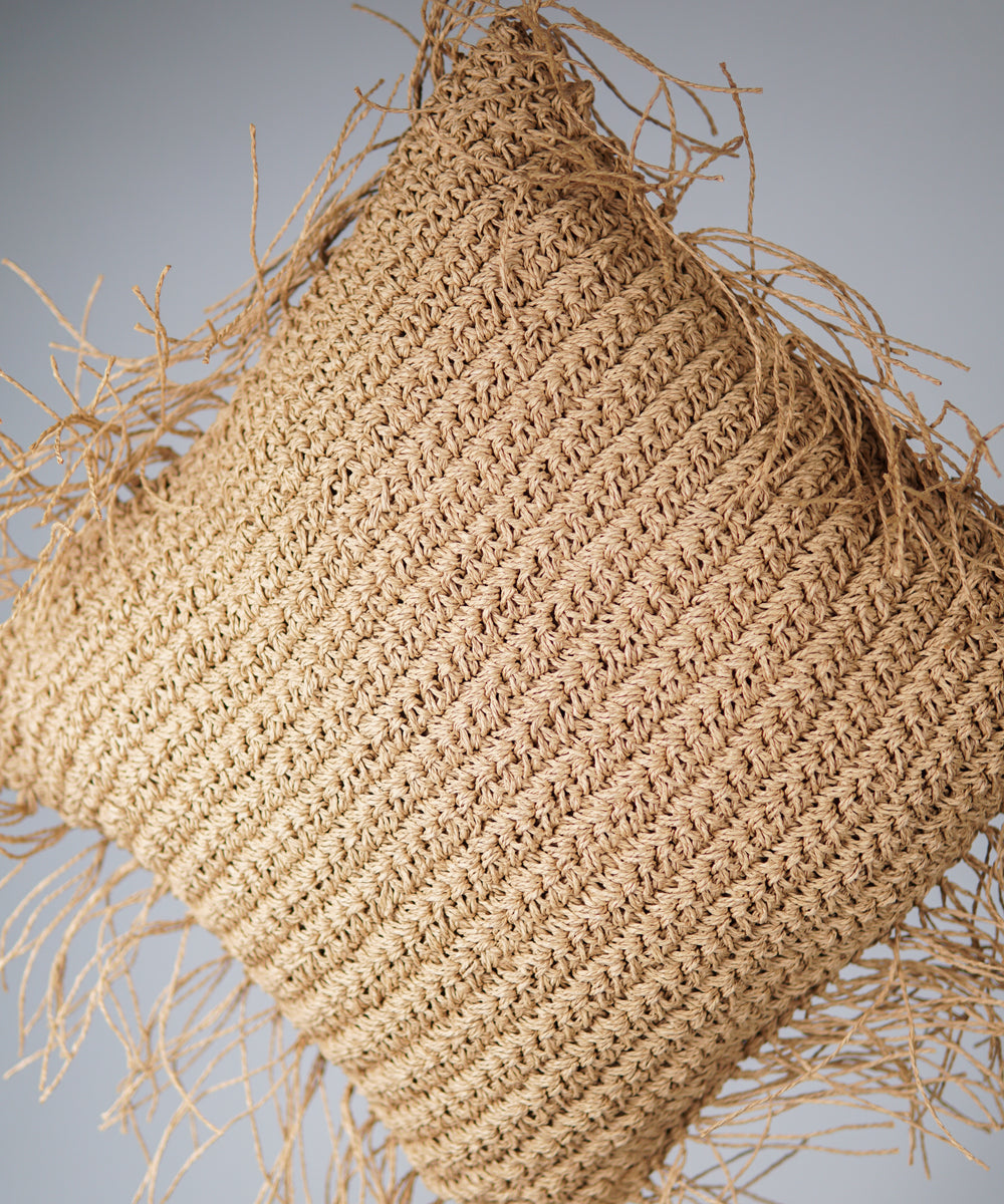 http://zenfoni.com/cdn/shop/files/du-pacha-handmade-bohemian-straw-45x45-brown-pillow-3_1200x1200.jpg?v=1702537998